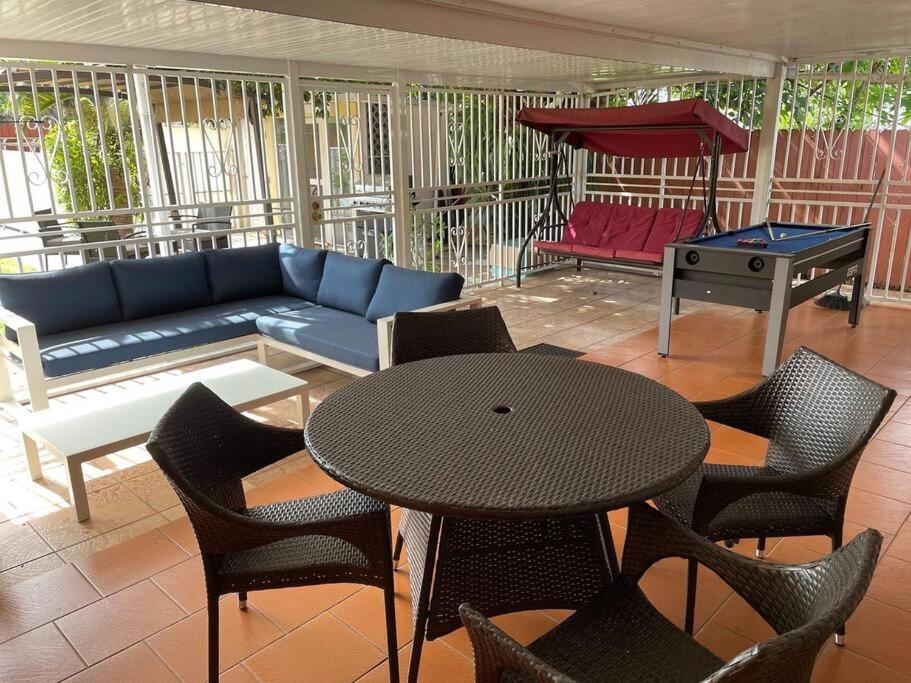 Modern 3-bedroom W/ Backyard