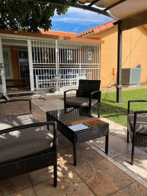 Holiday home Modern 3-bedroom W/ Backyard Miami