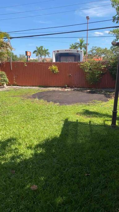 Modern 3-bedroom W/ Backyard * Miami
